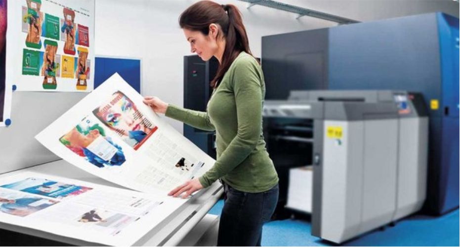 KEYFİYYƏT. SÜRƏT. ETİBAR — KONICA MINOLTA